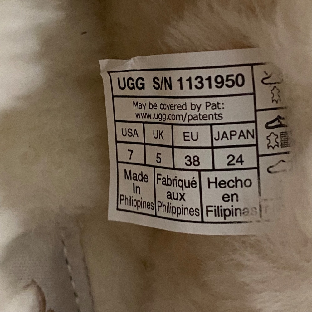 UGG Women's Classic Cozy Boots Size 7 new - Picture 7 of 7